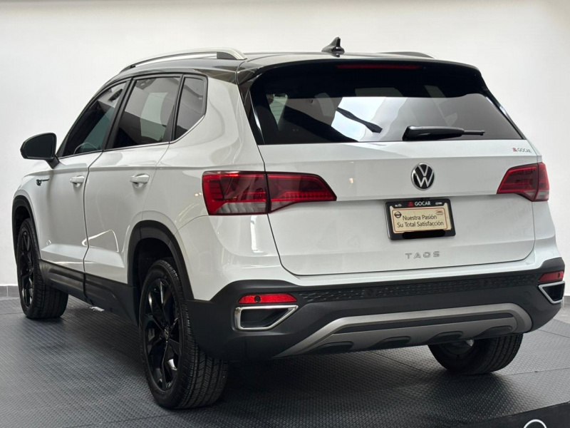Volkswagen Taos  5 pts. Highline Black, 1.4T, 150 HP, TA, piel, f. led, TP, rieles en techo, RA-18 2022
